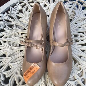 Simply Styled tan wedges sz. 10